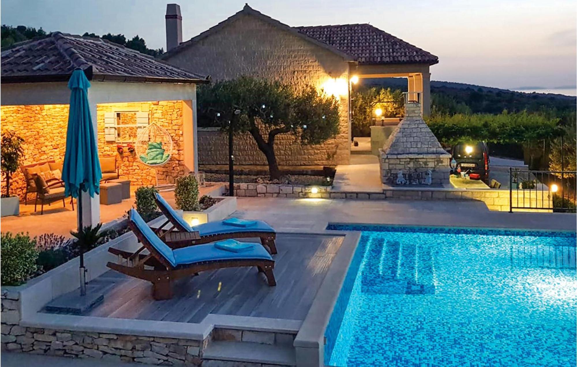 Pet Friendly Home In Postira With Wifi Экстерьер фото