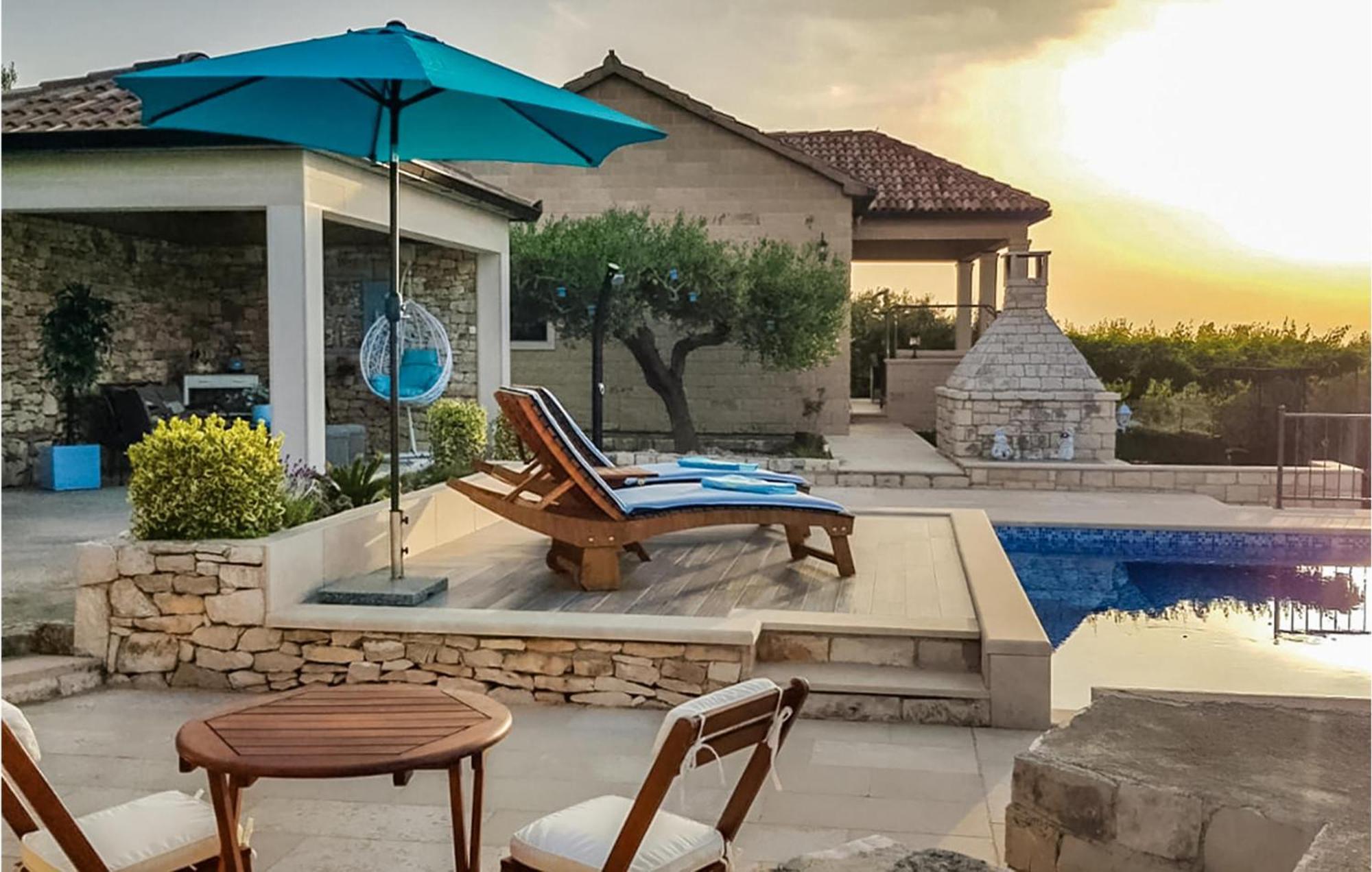 Pet Friendly Home In Postira With Wifi Экстерьер фото